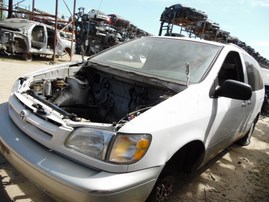 1998 TOYOTA SIENNA XLE WHITE 3.0L AT Z18119